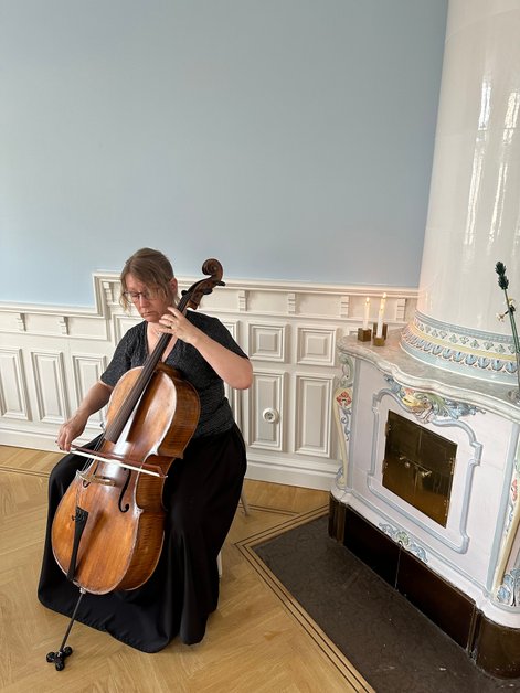 Charlotta Carlsson cellist